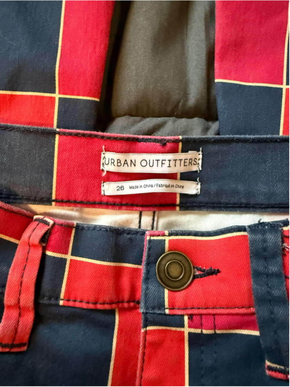 Women's Urban Outfitters Flare Pants Size 26 Red Navy Blue Checkered - Picture 6 of 6